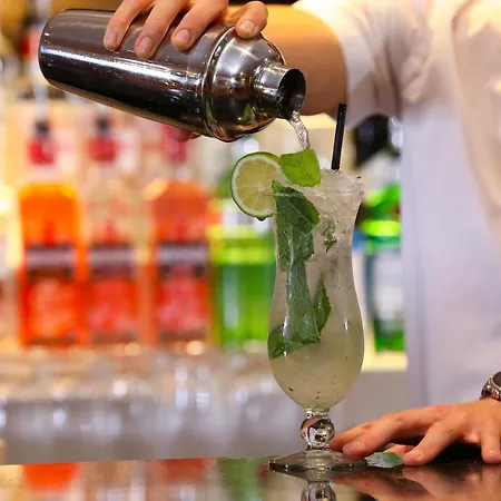 The Shirley Arms 호텔