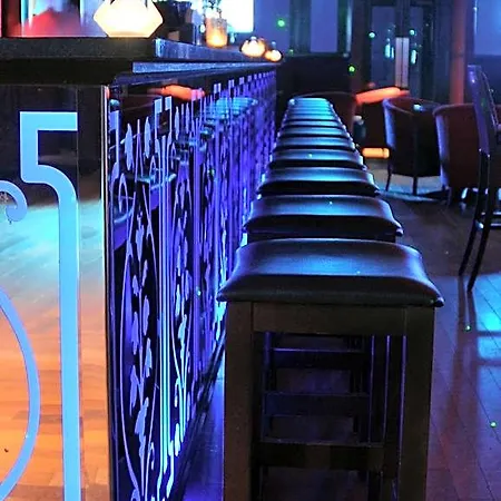 The Shirley Arms 호텔 4*