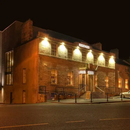 The Shirley Arms 호텔 카리크마크로스