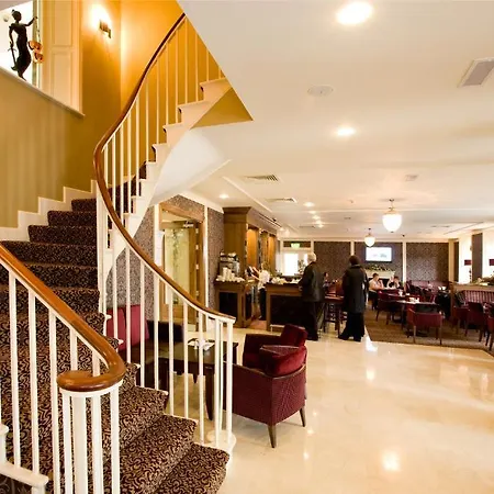 Отель The Shirley Arms Каррикмакросс