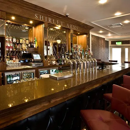 Hotel The Shirley Arms
