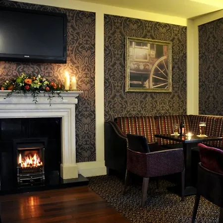 Отель The Shirley Arms