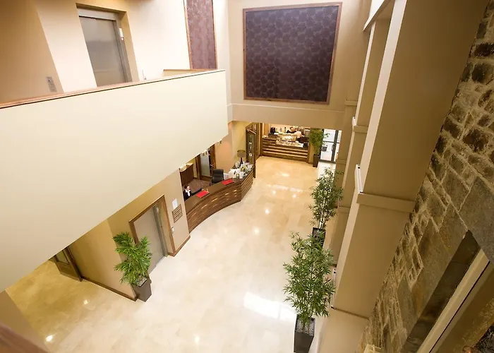 The Shirley Arms 카리크마크로스