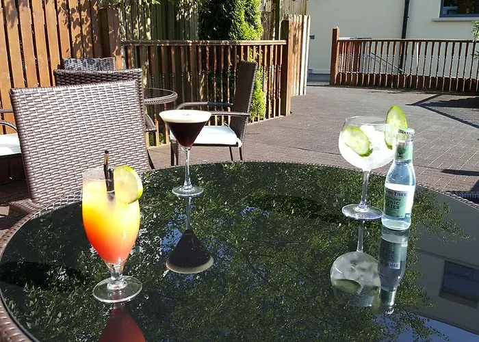 The Shirley Arms 카리크마크로스