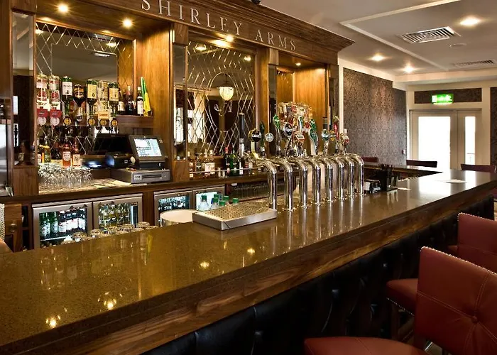 Hotel The Shirley Arms
