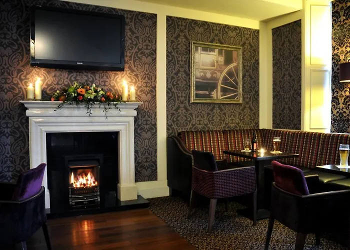 Hotel The Shirley Arms