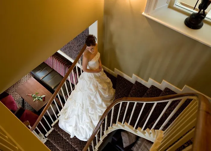 Hotel The Shirley Arms